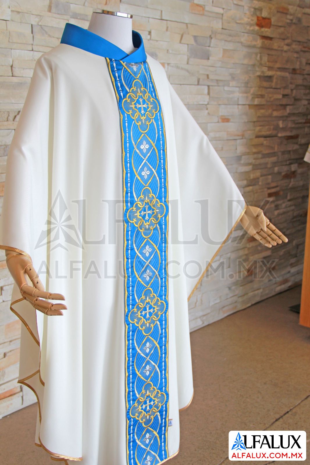 02 ROYAL  Casulla Alfalux Blanco Azul Rey 30 (4)